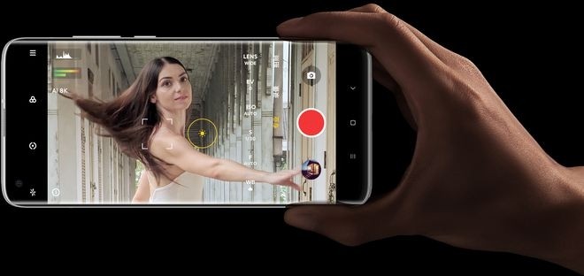 Quay video 4K 2160p@24fps trên điện thoại hoạt động đẹp như chuyên gia