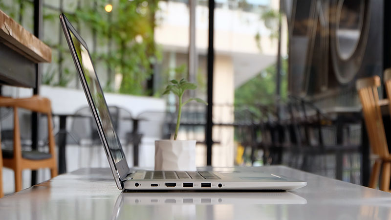 Laptop Dell Inspiron 7570 i5 8250U/4GB/256GB