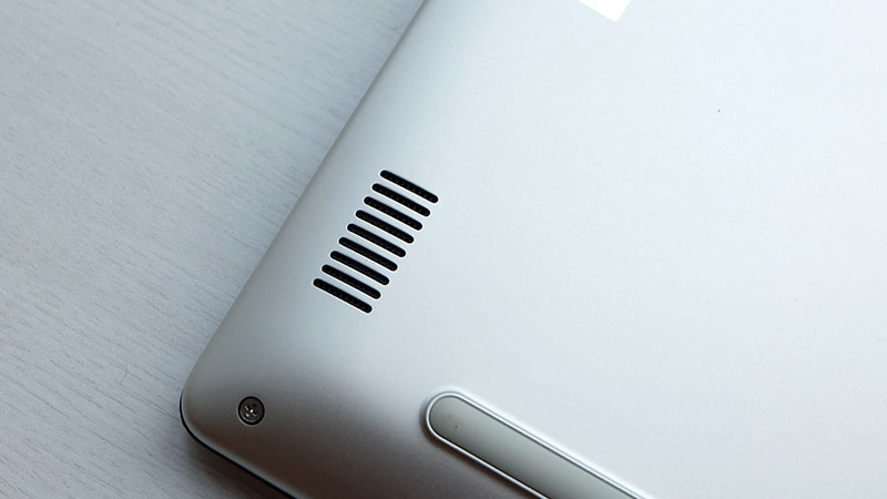 Laptop Dell Inspiron 7570 i5 8250U/4GB/256GB